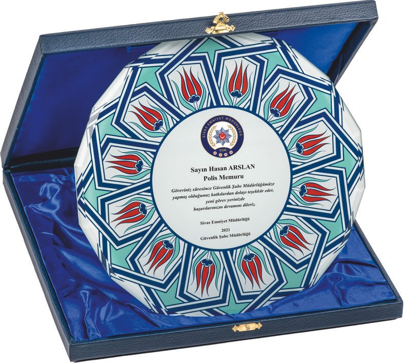 Plaket 7 Plaket deri kutulu kristal plaket